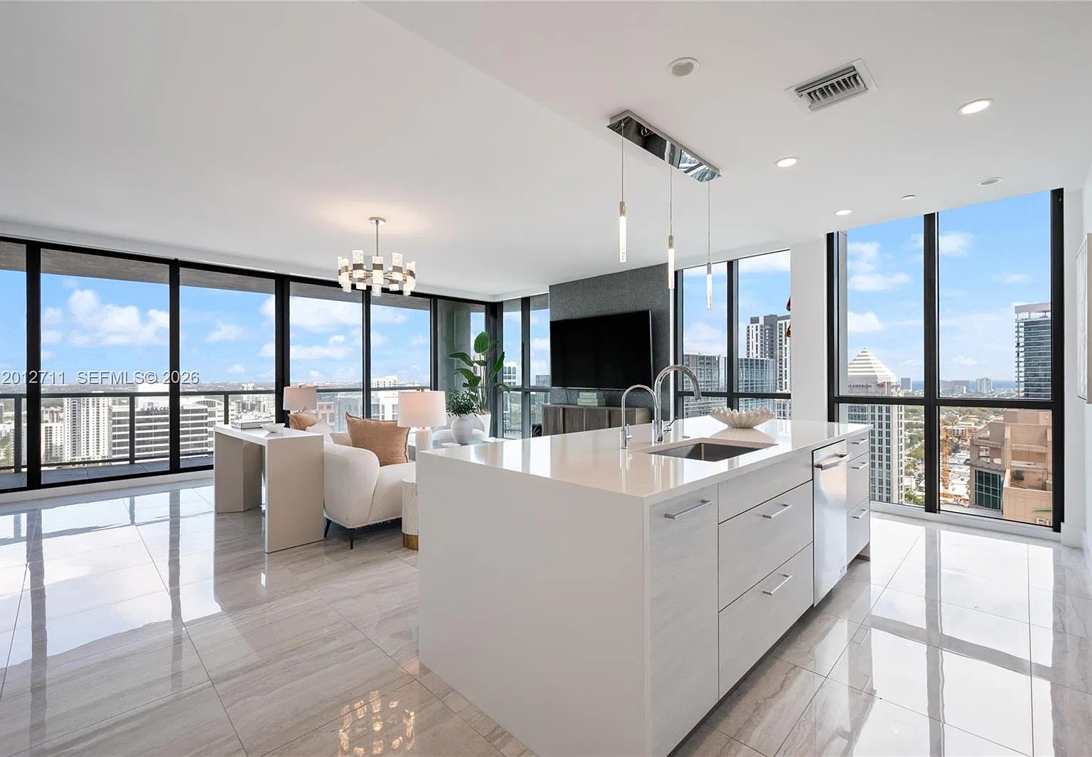 100 E Las Olas Blvd — Photo 4