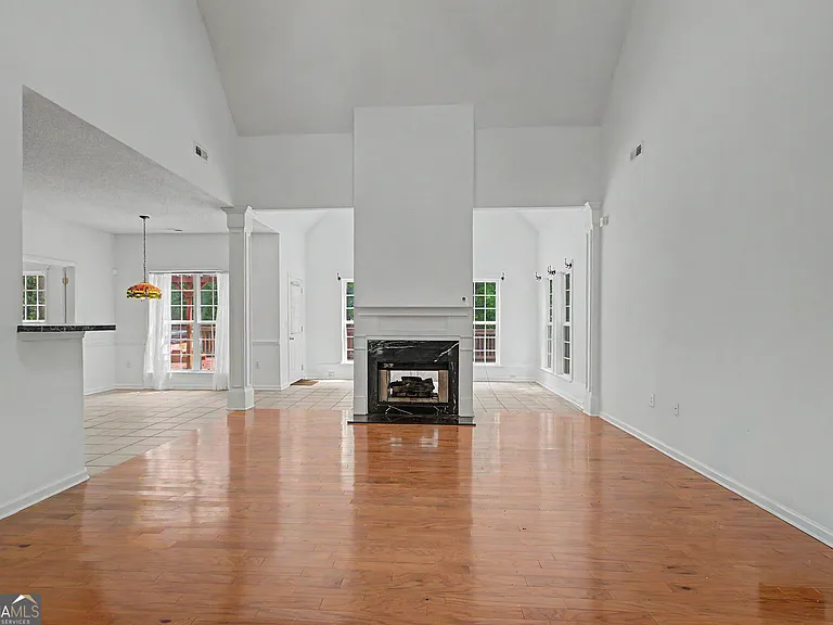 255 Squire Ln — Photo 13