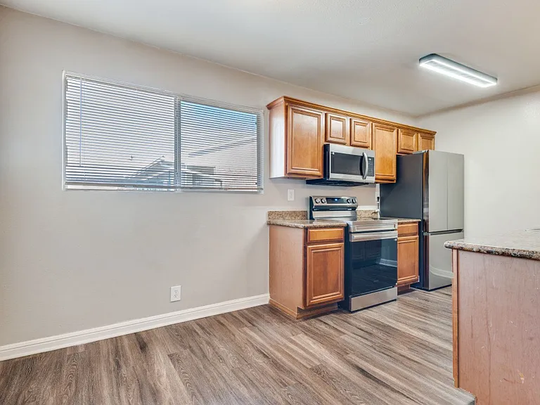 4915 Reiger Ave — Photo 4