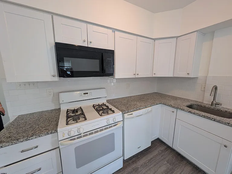 25 N Boston Ave — Photo 3