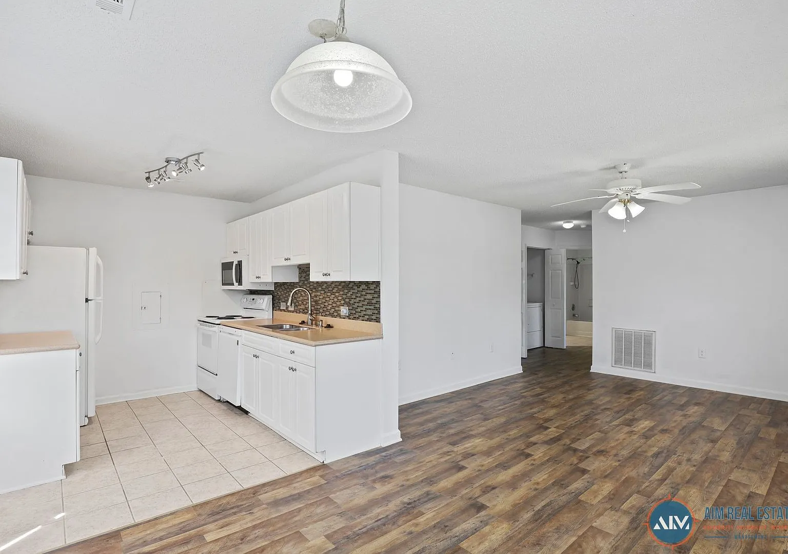 Immaculate 2-Bedroom Ground-Floor Villa in Bluffton's Old South Villas - Available Sept 2! — Photo 1