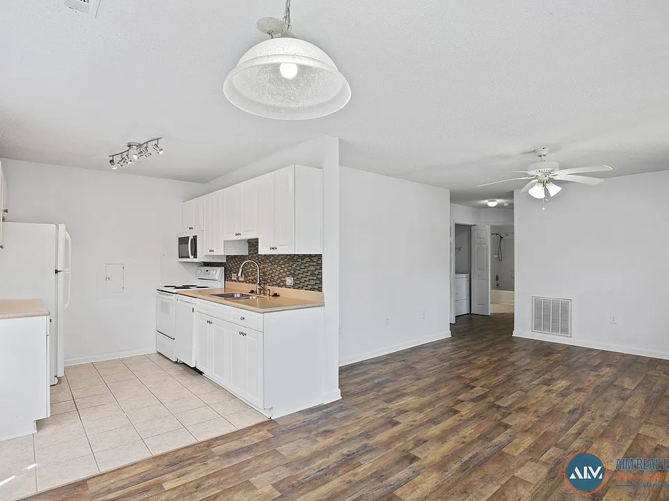 8 Old South Ct #8A