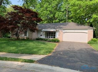 4421 Rose Garden Dr, Toledo, OH 43623