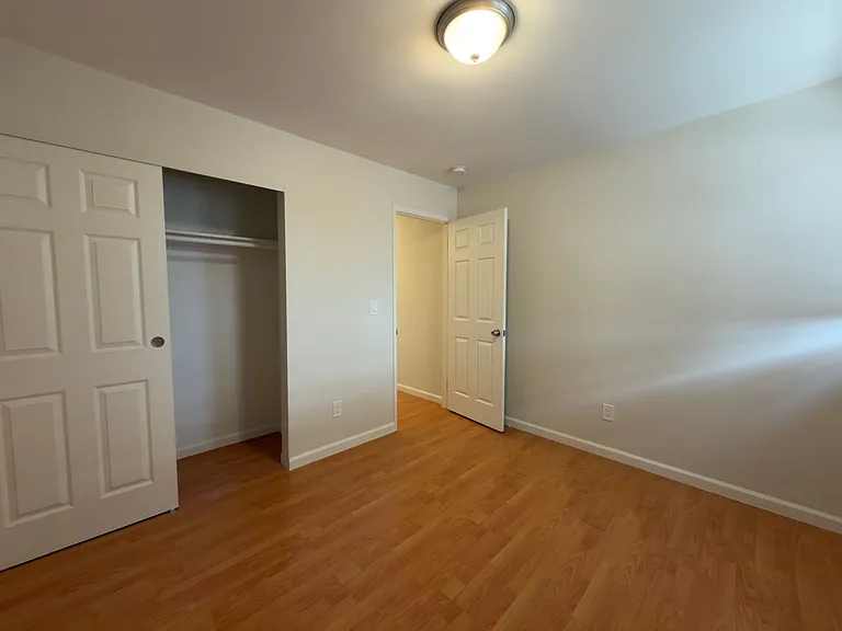 900 Alvarez Ave — Photo 14