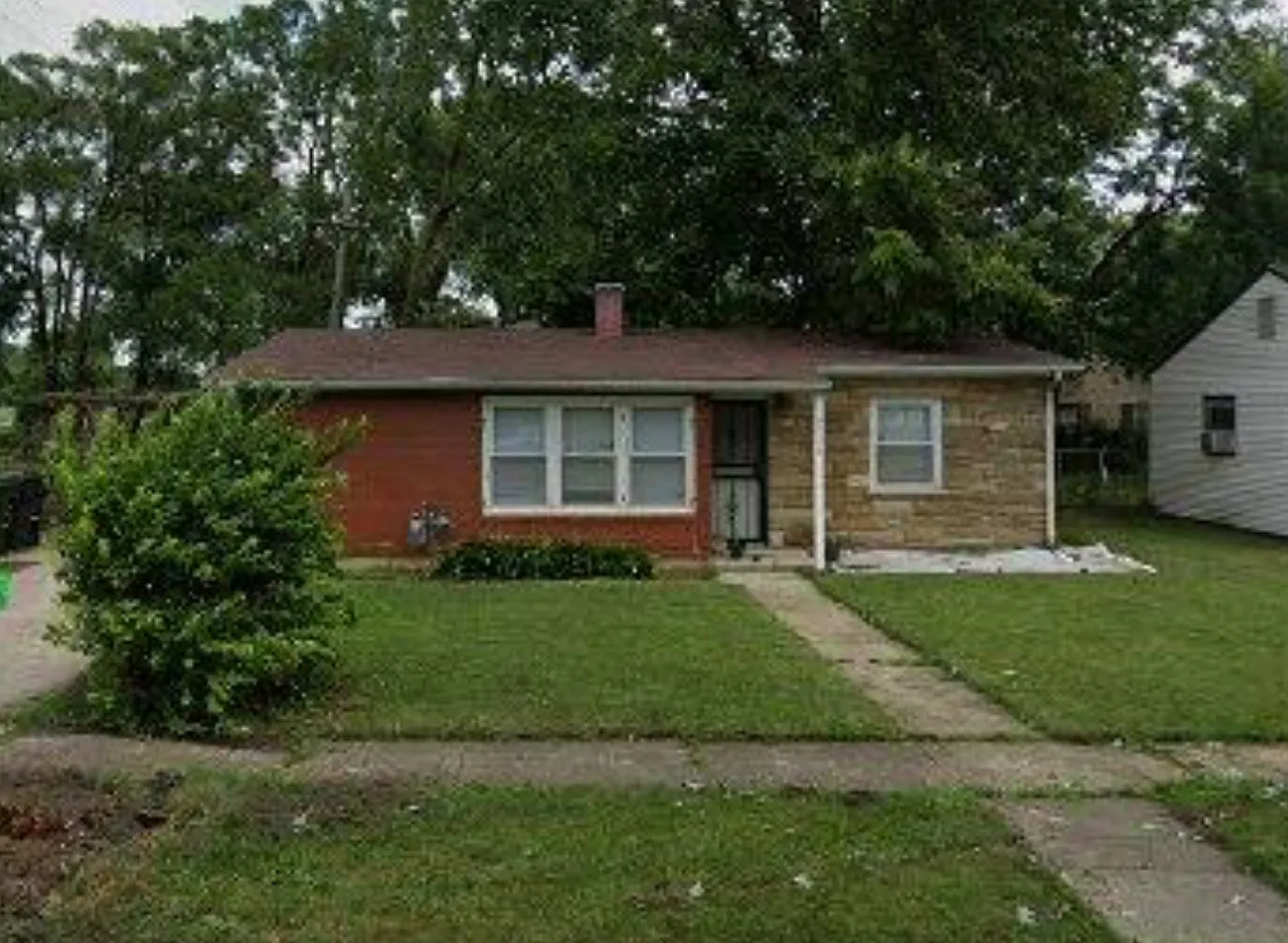 2416 Circle Dr photo 1