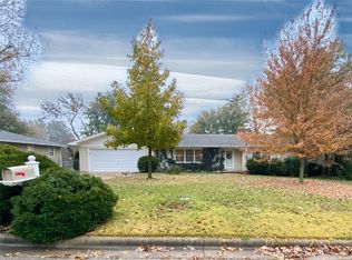 275 Sunset Dr, Lebanon, MO 65536