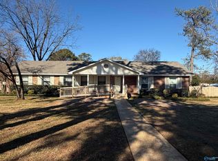 1303 Club View Dr NW, Huntsville, AL 35816