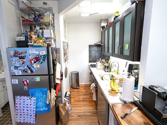 3rd image of 590 6th Ave APT 3