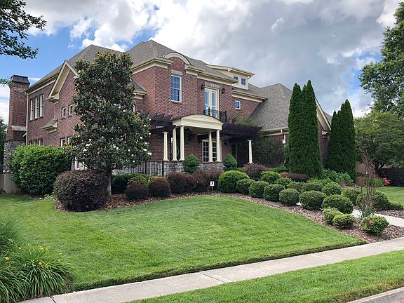 3rd image of 12415 Amberset Dr
