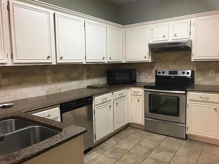 7900 Squire Ln — Photo 10