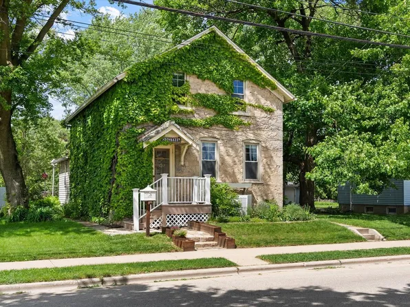 N50W6432 Western ROAD, Cedarburg, WI 53012