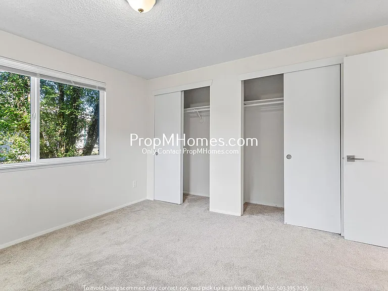 913 W Charles Street — Photo 9