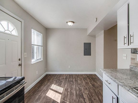 4th image of 444 Garland St #2