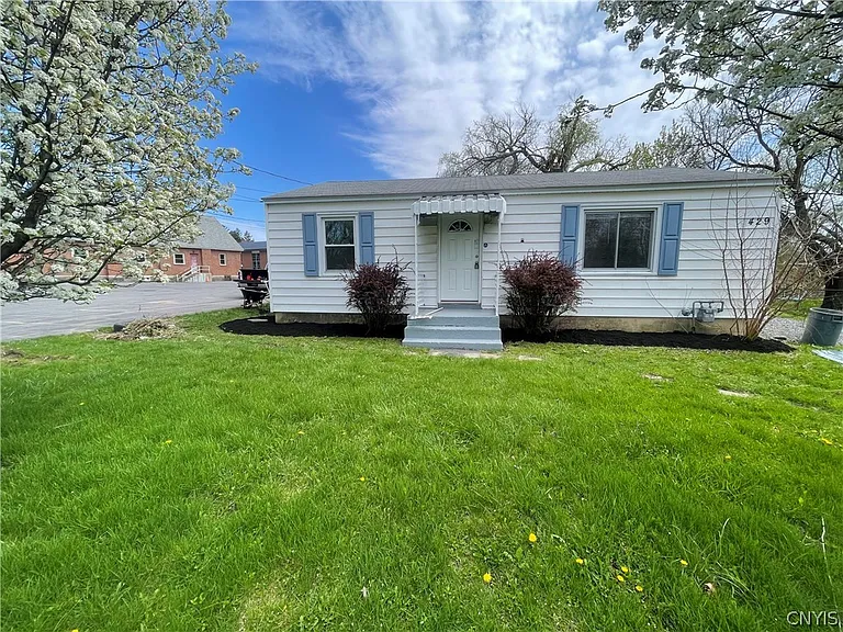 429 Beechwood Ave — Photo 1