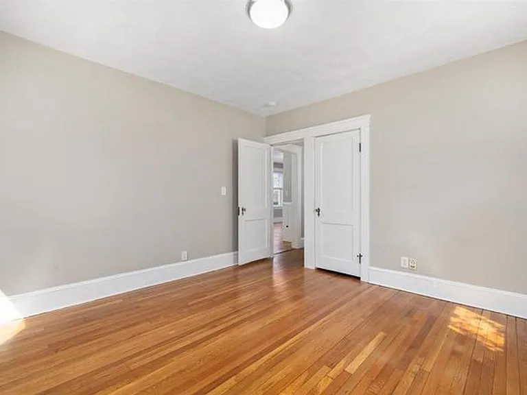 92 Colonial Road — Photo 21