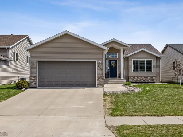 3576 49th St S, Fargo, ND 58104