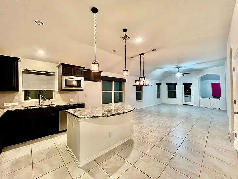 1429 Freesia Dr — Photo 3