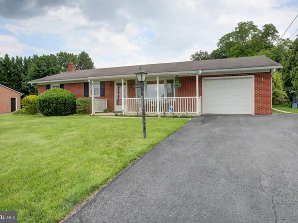 1262 Pleasant View Dr, Chambersburg, PA 17202