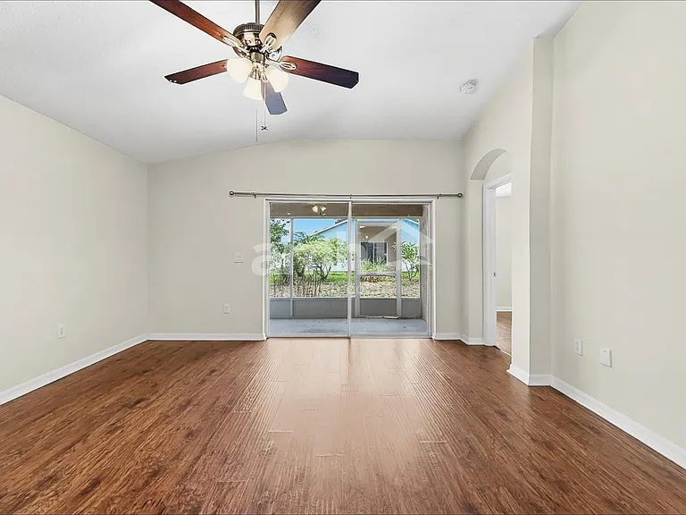 1002 Cristelle Jean Dr — Photo 5