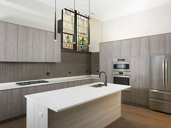 5th image of 921 N Hoyne Ave #6