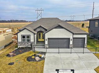 9137 Gander St, Lenexa, KS 66227