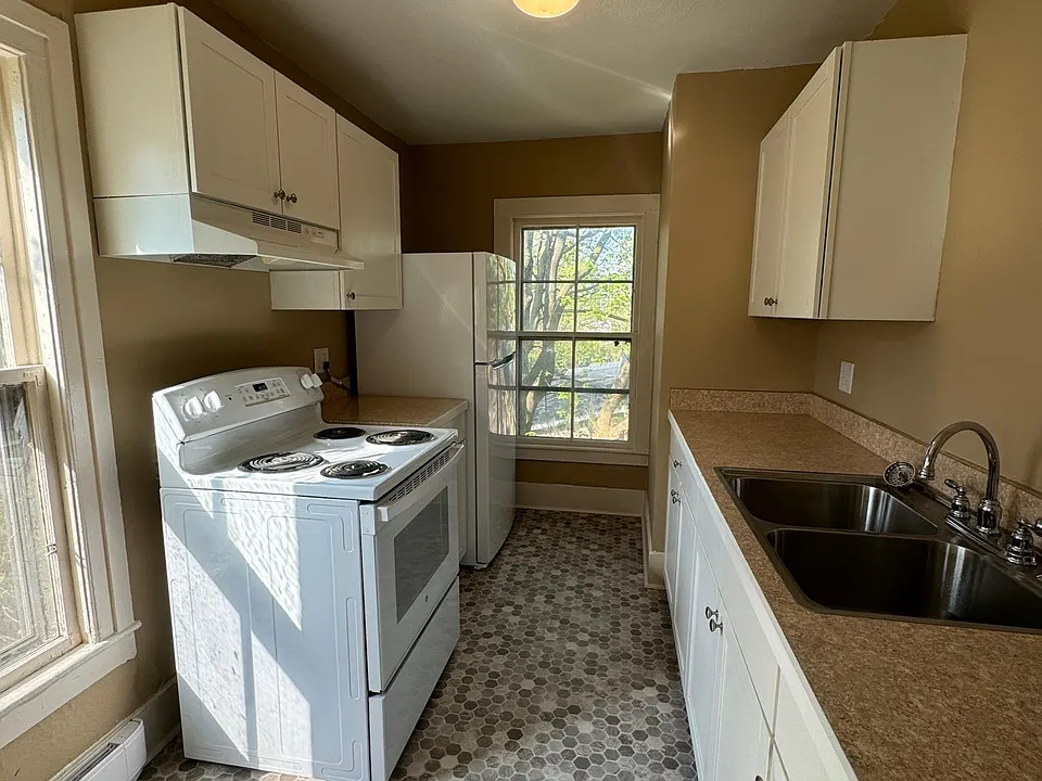 119 Clinton St #3