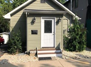 620 Drumgoole Rd E, Staten Island, NY 10312