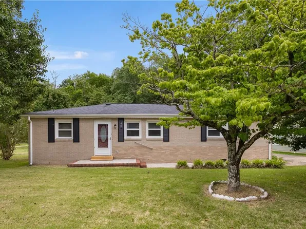 480 Richneck Rd, Newport News, VA 23608