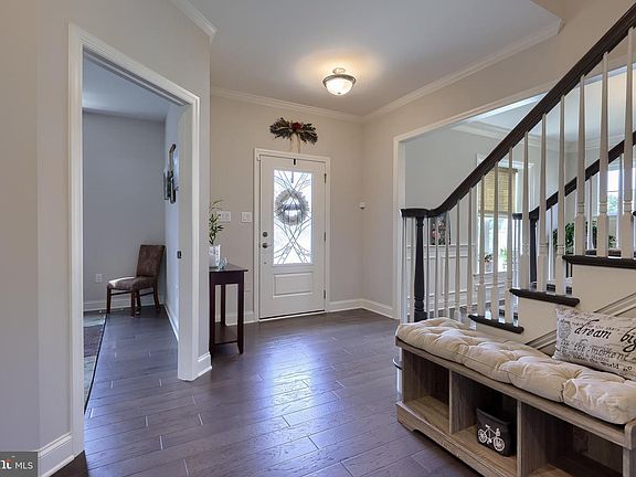 3rd image of 429 E Delp Rd