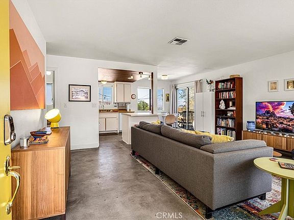 4th image of 60324 La Mirada St