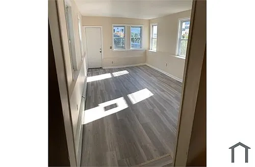 15 Forest Ave Photo 1