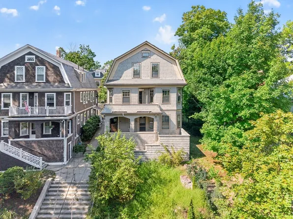 103-105 Colbourne Cres, Brookline, MA 02445