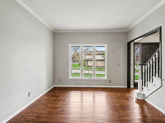 5th image of 16303 Holmes St
