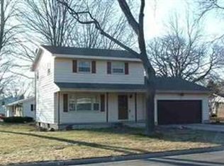 102 Walmar Dr, Sun Prairie, WI 53590