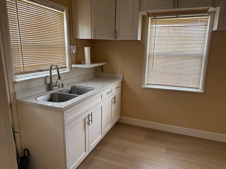 2806 N H St — Photo 19