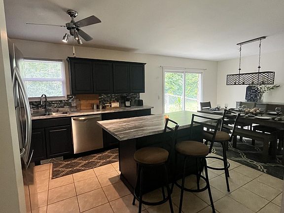 3rd image of 10637 Toulon Dr