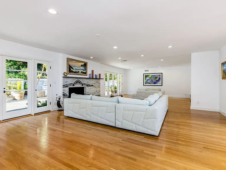 341 Surfview Dr — Photo 7