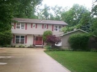 756 Valley Dr, Amherst, OH