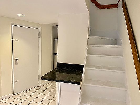 4th image of 394 15th St #1FR