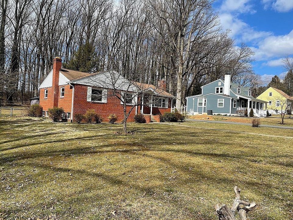 1st image of 2838 Rosemary Ln
