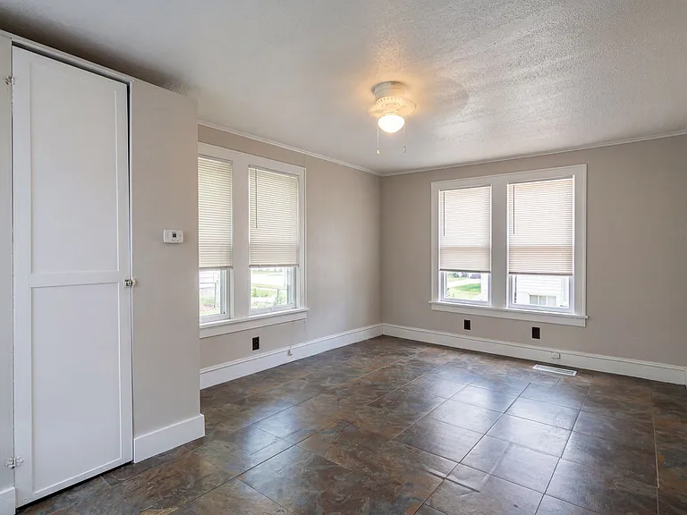 139 E Lister St — Photo 7
