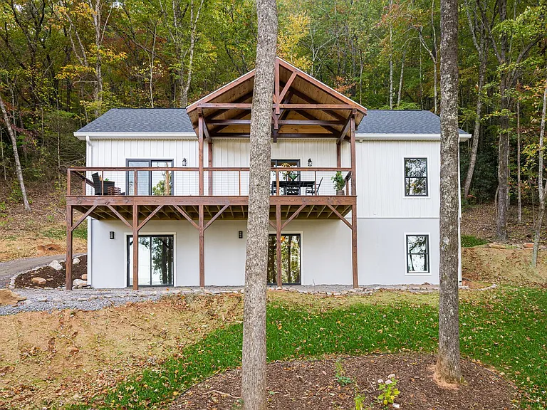 1487 Golf Course Rd — Photo 4