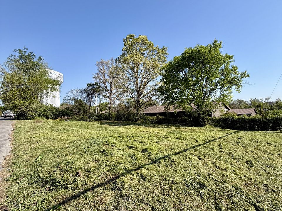 1st image of 608 Old Salem Rd