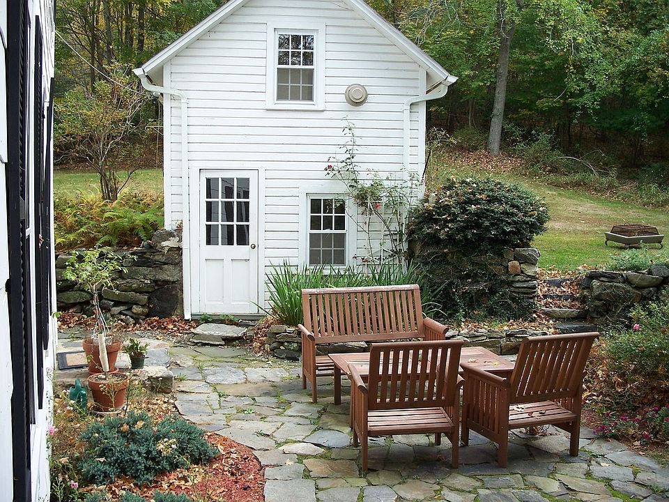 PRIVATE PATIO SET AMIDST THE GARDENS