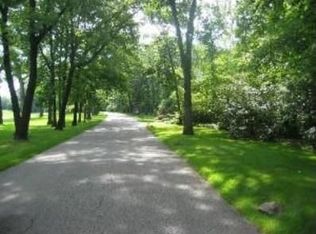 1830 Knollwood Rd, Lake Forest, IL 60045