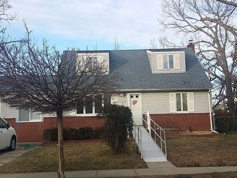 231 N Oak St, Massapequa, NY 11758 Zillow