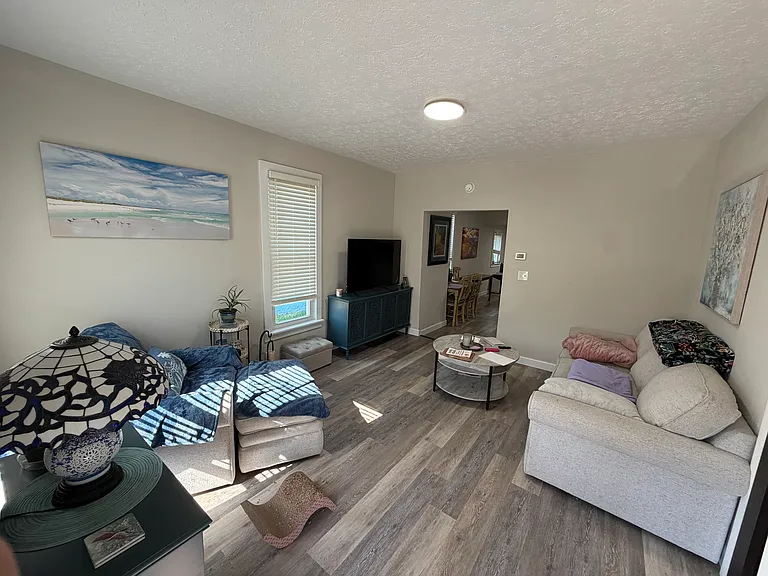 523 Saint Marys Ave — Photo 2