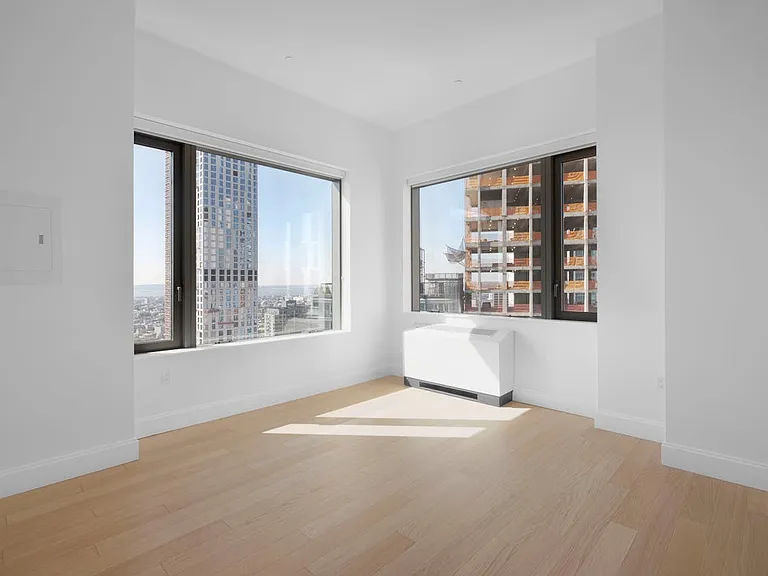 10 City Point #31E — Photo 2