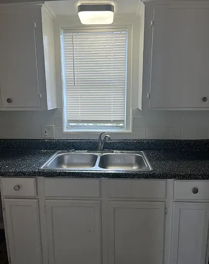 2036 Palo Alto St — Photo 4
