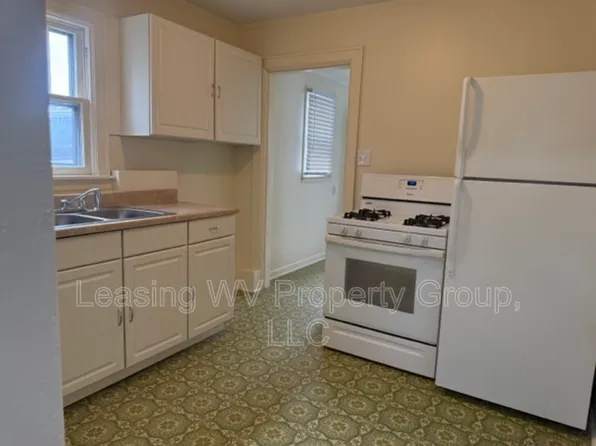 1319 Payne Ave, Dunbar, WV 25064